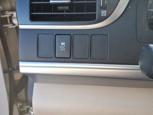 Used 2012 Toyota Camry LE image 27