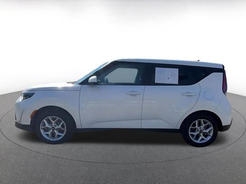 Used 2025 Kia Soul LX w/ LX Technology Package image 9