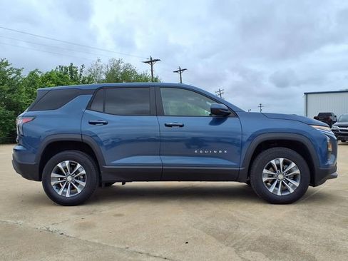 Used 2026 Chevrolet Equinox LT image 4