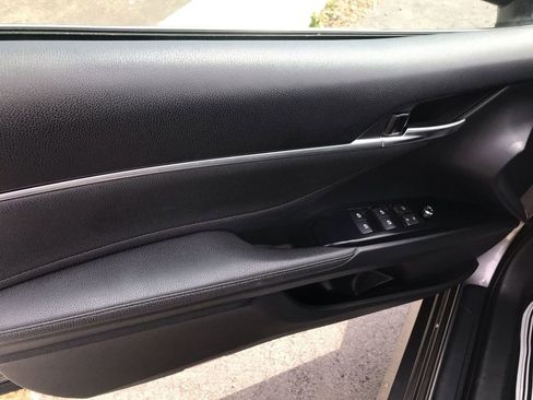 Used 2018 Toyota Camry XLE w/ Audio Package image 13