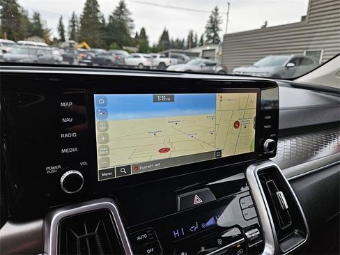 Used 2022 Kia Sorento EX w/ Panoramic Sunroof Package image 24