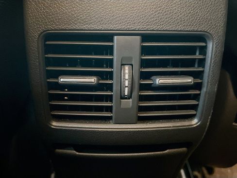 Used 2019 Mercedes-Benz CLA 250 image 18