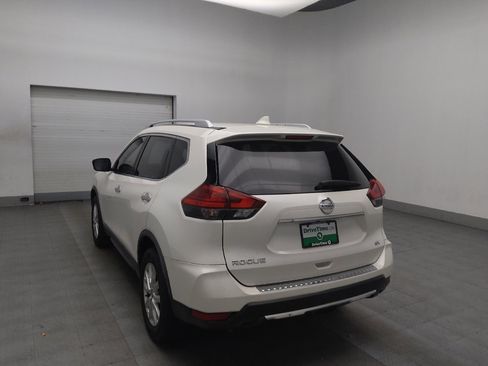 Used 2017 Nissan Rogue SV image 5