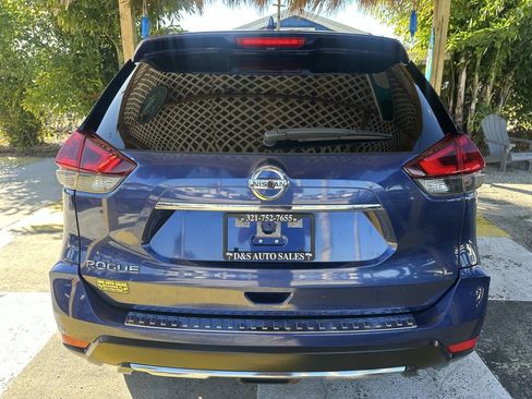 Used 2018 Nissan Rogue SL w/ Premium Package image 6