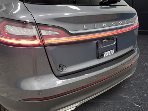 Used 2023 Lincoln Nautilus Reserve AWD/4WD image 39