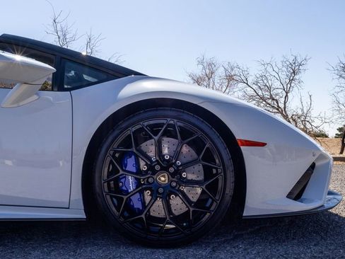 Used 2022 Lamborghini Huracan EVO image 10