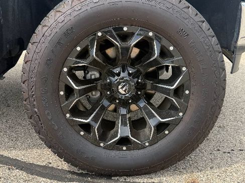 Used 2025 Chevrolet Silverado 1500 LT AWD/4WD image 47