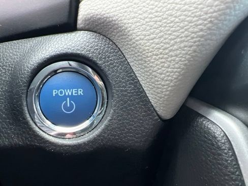 Used 2022 Toyota RAV4 XLE w/ Convenience Package AWD/4WD image 25