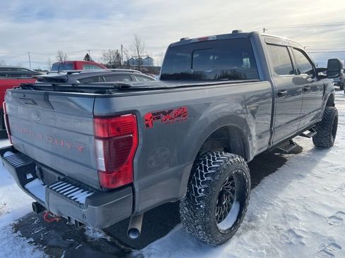 Used 2022 Ford F250 XLT w/ Black Appearance Package image 3