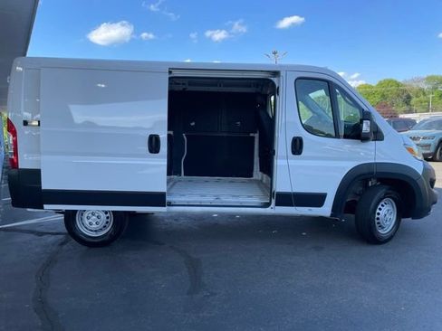 Used 2025 RAM ProMaster 2500 w/ Convenience Group FWD image 19