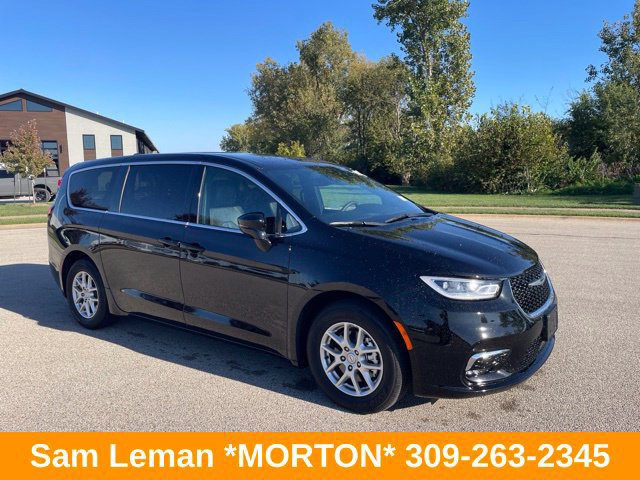 Used 2026 Chrysler Pacifica Select FWD image 1