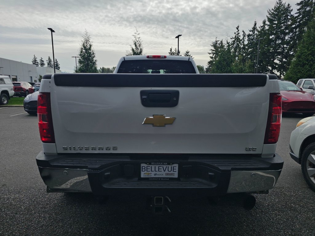 Used 2014 Chevrolet Silverado 3500 LTZ w/ LTZ Plus Package AWD/4WD image 4