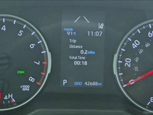 Used 2021 Toyota RAV4 XLE Premium AWD/4WD image 11