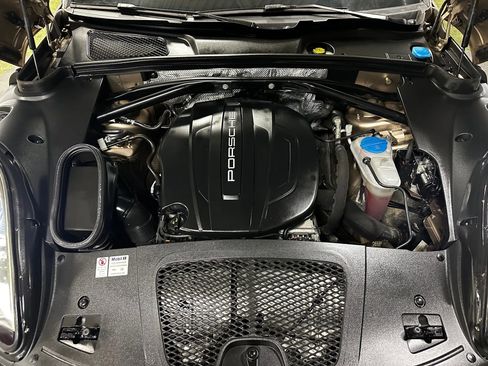 Used 2017 Porsche Macan image 29