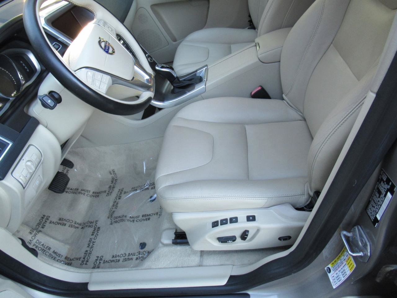 Used 2016 Volvo XC60 T6 Platinum AWD/4WD image 7