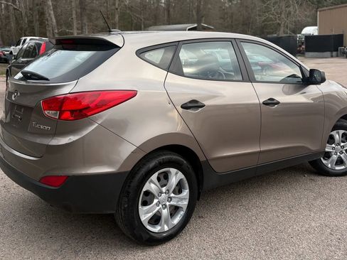 Used 2010 Hyundai Tucson GLS image 5