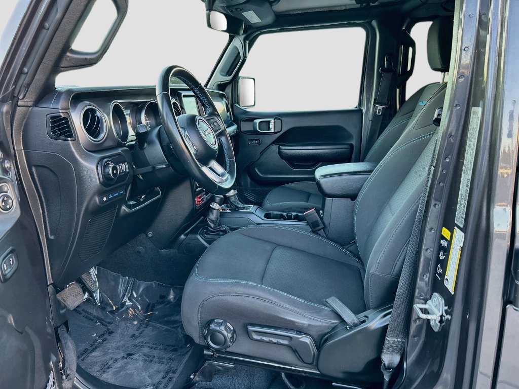 Used 2022 Jeep Wrangler Unlimited Rubicon 4xe AWD/4WD image 21