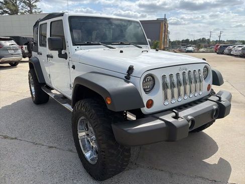 Used 2013 Jeep Wrangler Unlimited Sport image 4