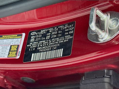 Used 2024 Hyundai Elantra SEL image 12