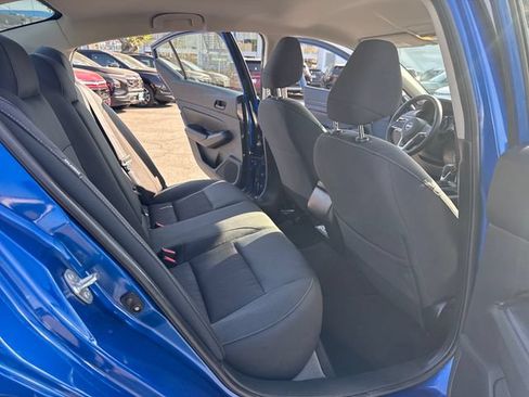 Used 2025 Nissan Altima 2.5 SV FWD image 31
