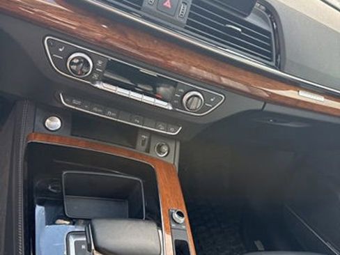Used 2022 Audi Q5 2.0T Premium Plus image 23