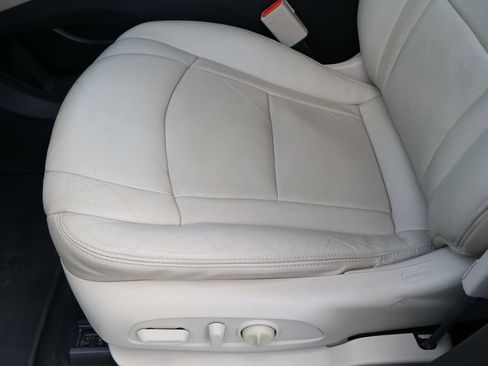 Certified 2018 Buick Enclave Essence FWD image 21
