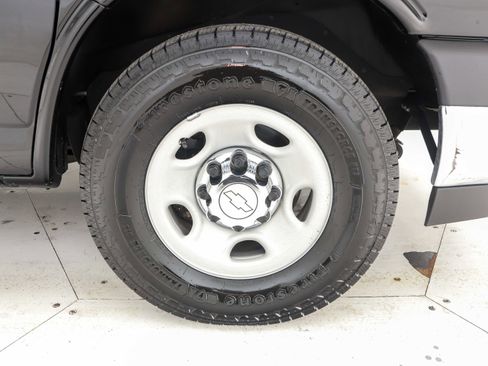 Used 2017 Chevrolet Express 3500 LT w/ LT Preferred Equipment Group image 28