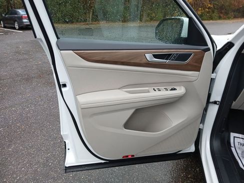 New 2026 Volkswagen Atlas SE image 10