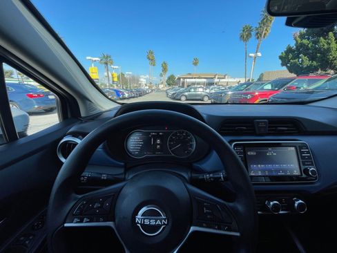 Used 2025 Nissan Versa SV image 37