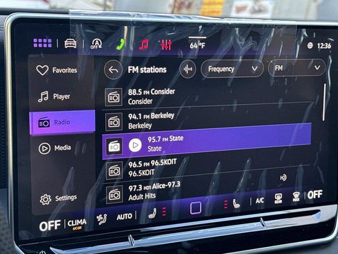 New 2026 Volkswagen Tiguan SE R-Line FWD image 17
