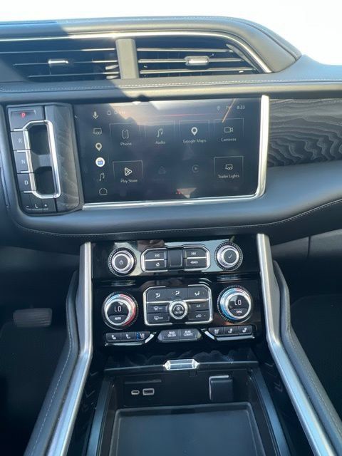 Used 2023 GMC Yukon XL Denali AWD/4WD image 7