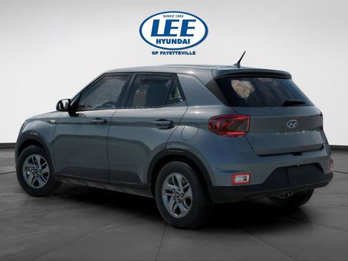 New 2026 Hyundai Venue SE image 4