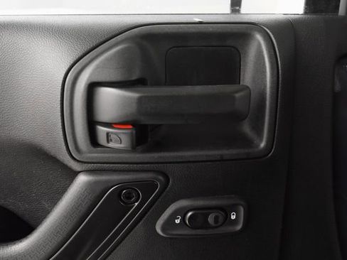 Used 2017 Jeep Wrangler Unlimited Sahara image 17