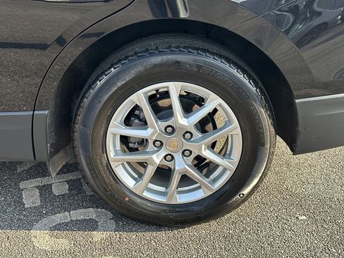 Used 2023 Chevrolet Equinox LS image 19