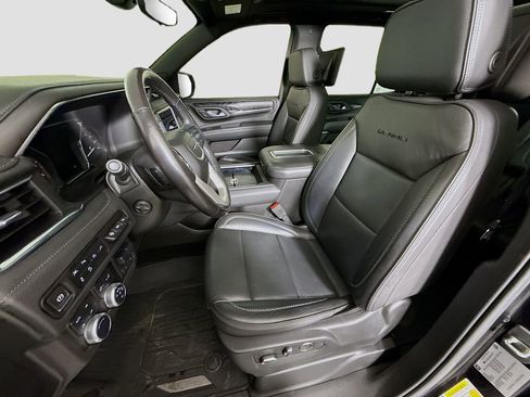 Used 2021 GMC Yukon Denali w/ Denali Premium Package image 21