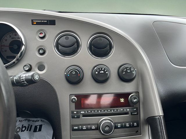 Used 2007 Pontiac Solstice Convertible w/ Premium Package RWD image 16