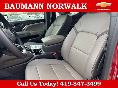 Used 2024 Chevrolet Colorado ZR2 w/ ZR2 Convenience Package III AWD/4WD image 16