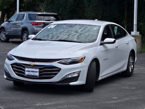 Used 2024 Chevrolet Malibu LT image 4