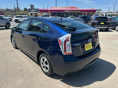 Used 2014 Toyota Prius Three FWD image 5