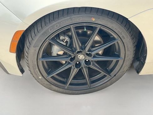 Used 2023 Toyota GR86 Premium w/ ALL Weather Mat Package (TMS) RWD image 30
