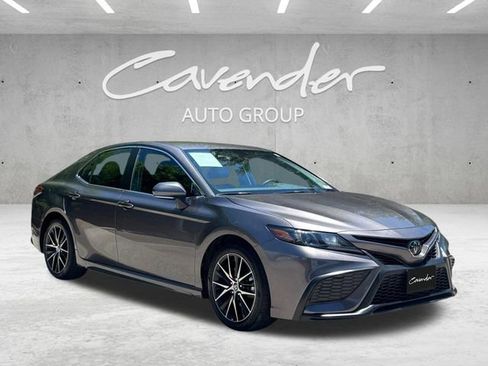 Used 2023 Toyota Camry SE FWD image 2