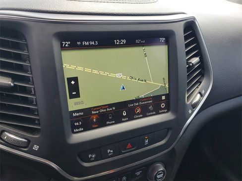 Used 2023 Jeep Cherokee Altitude Lux image 21