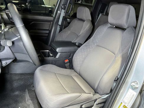 Used 2025 Toyota Tacoma SR5 AWD/4WD image 23