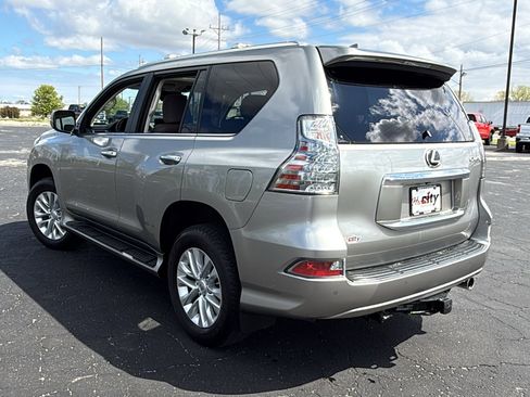 Used 2023 Lexus GX 460 Premium w/ Premium Package AWD/4WD image 5