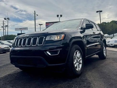 Used 2018 Jeep Grand Cherokee Laredo image 4