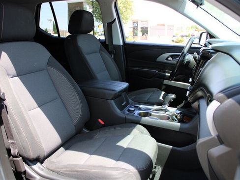 Used 2020 Chevrolet Traverse LT w/ Driver Confidence II Package AWD/4WD image 27