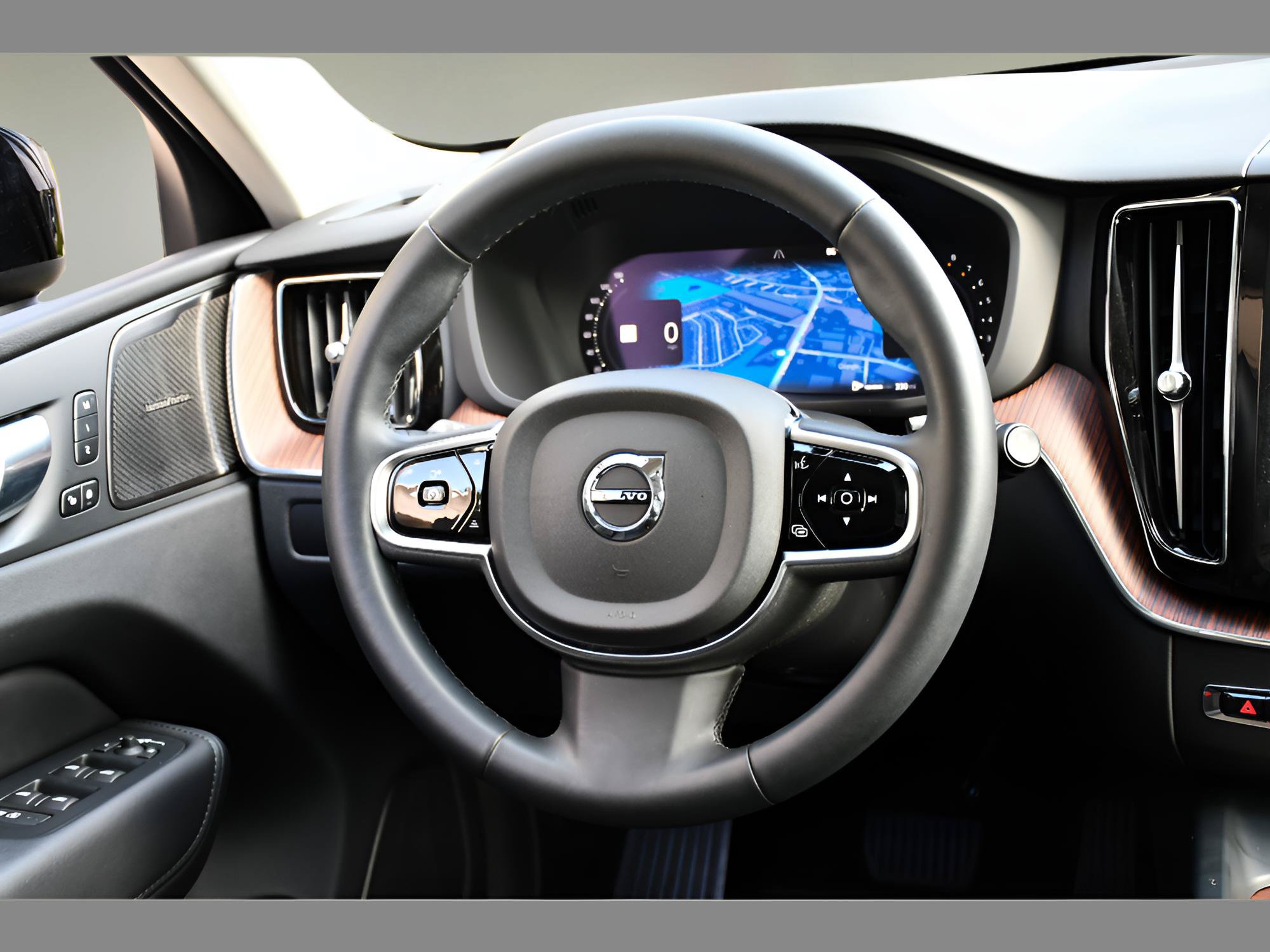 Certified 2024 Volvo XC60 B5 Plus w/ Climate Package AWD/4WD image 17