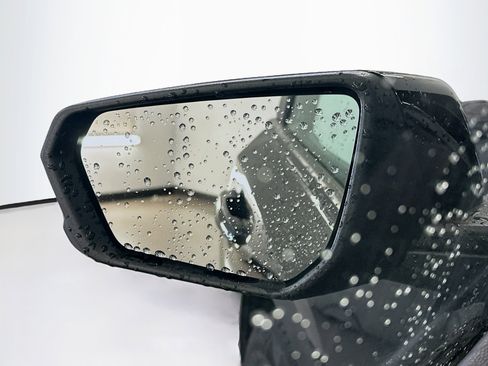 Used 2024 GMC Terrain SLT image 16