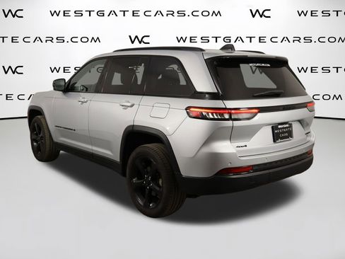 Used 2023 Jeep Grand Cherokee Limited w/ Black Appearance Package image 56