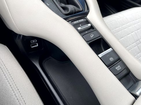 Certified 2023 Honda HR-V LX image 20